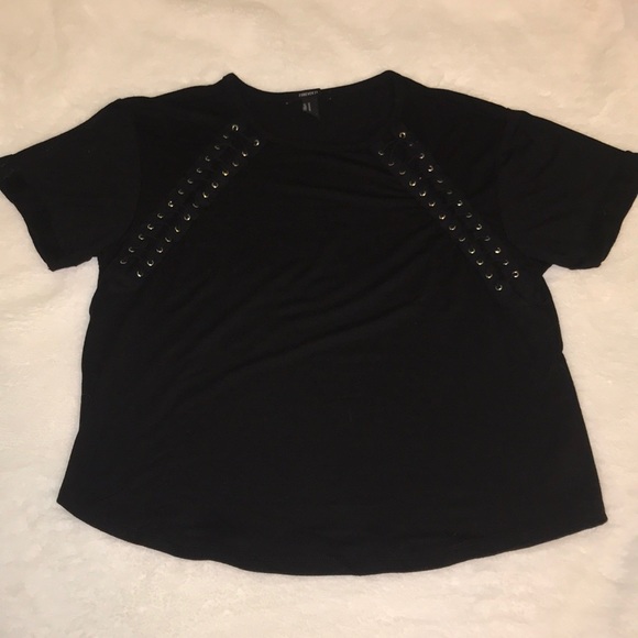 ❄️2 FOR $20❄️ Forever 21 T shirt - Picture 1 of 3